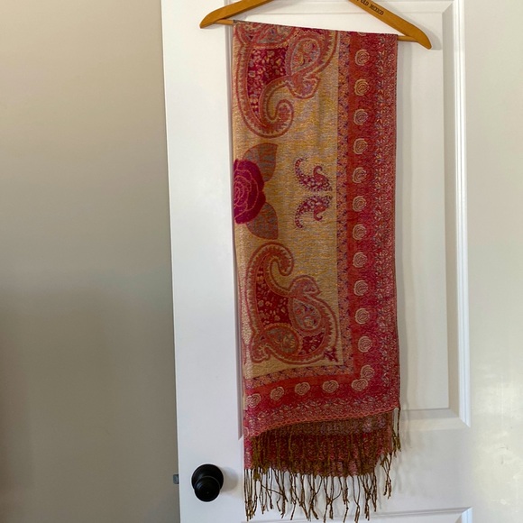 Red, Gold, Silver Pashmina Wrap/ Stole w Tassel Fringe, Roses & Paisley Print - Picture 2 of 14